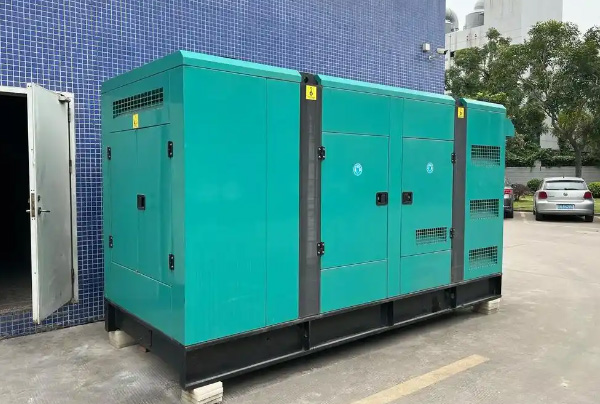 冬季达州静音柴油发电车使用注意事项及保养